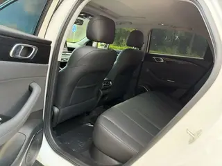 Geely Emgrand 2026 5th Gen 1.5T DCT Premium Trim interior photo 8 Geely Emgrand 2026 5th Gen 1.5T DCT Premium Trim interior photo 8