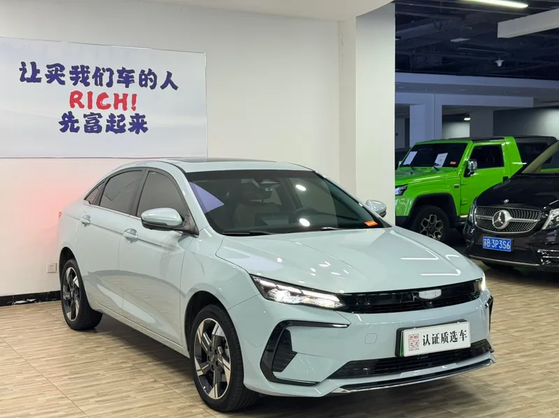 Geely Emgrand L HiP 2022 1.5TD-DHT Pro 100KM Super Sabio exterior foto 4
