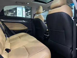Geely Emgrand L HiP 2022 1.5TD-DHT Pro 100KM Super Sabio exterior foto 10