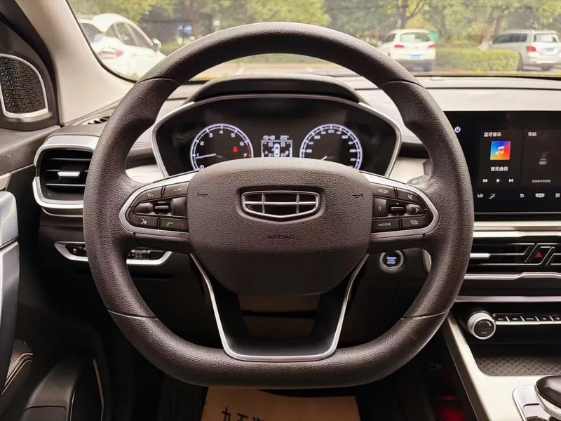 Geely Coolray 2024 1.5T DCT Версия Longteng интерьер фото 13 Geely Coolray 2024 1.5T DCT Версия Longteng интерьер фото 13