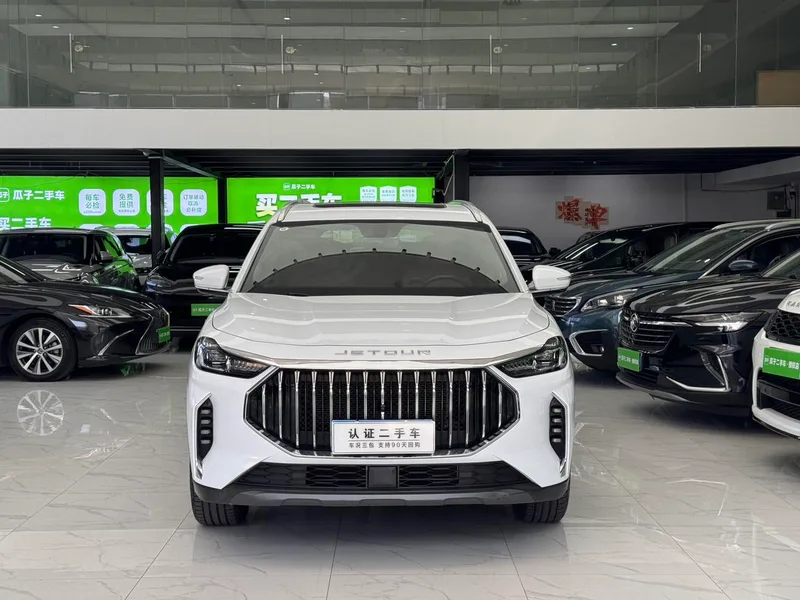 Jetour X70 PLUS 2023 1.5T DCT Valiente PLUS 5 Asiento exterior foto 2 Jetour X70 PLUS 2023 1.5T DCT Valiente PLUS 5 Asiento exterior foto 2