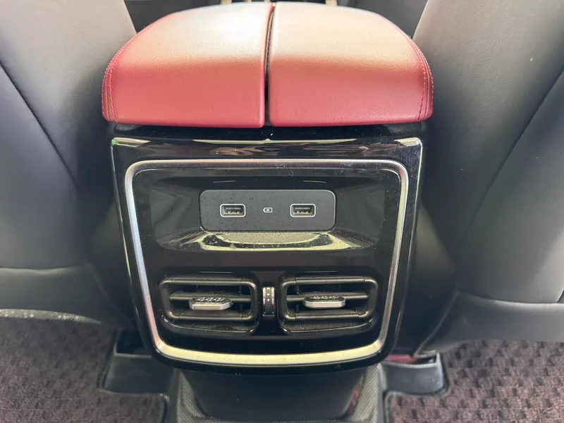 Jetour X70 PLUS 2023 1.5T DCT Valiente PLUS 5 Asiento exterior foto 10 Jetour X70 PLUS 2023 1.5T DCT Valiente PLUS 5 Asiento exterior foto 10