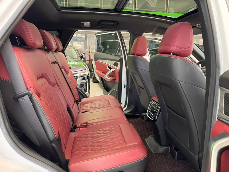 Jetour X70 PLUS 2023 1.5T DCT Valiente PLUS 5 Asiento interior foto 20 Jetour X70 PLUS 2023 1.5T DCT Valiente PLUS 5 Asiento interior foto 20