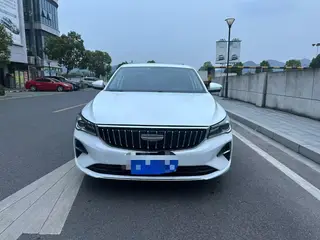 Geely Emgrand 2025 4.ª generación 1.5L CVT Edición Xingyao exterior foto 2 Geely Emgrand 2025 4.ª generación 1.5L CVT Edición Xingyao exterior foto 2