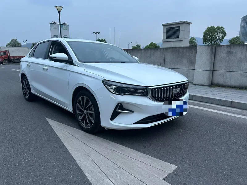 Geely Emgrand 2025 4.ª generación 1.5L CVT Edición Xingyao exterior foto 3 Geely Emgrand 2025 4.ª generación 1.5L CVT Edición Xingyao exterior foto 3