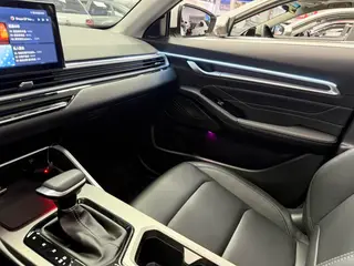 Geely Emgrand 2025 4.ª generación 1.5L CVT Edición Xingyao interior foto 12 Geely Emgrand 2025 4.ª generación 1.5L CVT Edición Xingyao interior foto 12