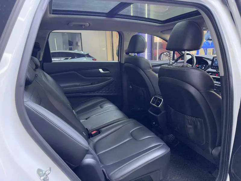 Hyundai Santa Fe 2019 380 TGDi GLS Automatic Two-Drive Deluxe Edition Country VI interior photo 8 Hyundai Santa Fe 2019 380 TGDi GLS Automatic Two-Drive Deluxe Edition Country VI interior photo 8