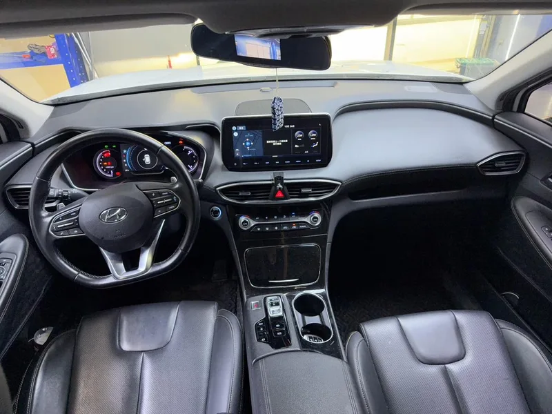 Hyundai Santa Fe 2019 380 TGDi GLS Automatic Two-Drive Deluxe Edition Country VI interior photo 10 Hyundai Santa Fe 2019 380 TGDi GLS Automatic Two-Drive Deluxe Edition Country VI interior photo 10