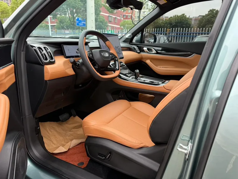 Geely Boyue L 2025 Fourth generation 1.5TD DCT Brocade beauty interior photo 10
