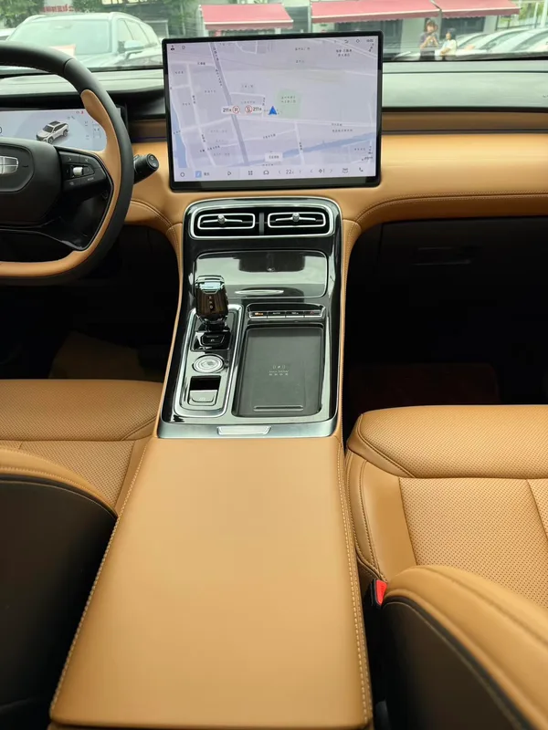 Geely Boyue L 2025 Fourth generation 1.5TD DCT Brocade beauty interior photo 13