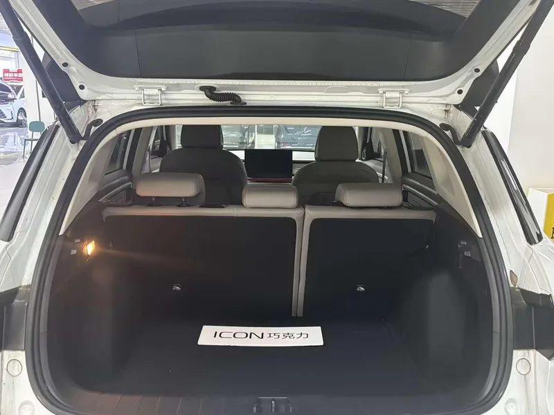 Geely ICON 2026 1.5TD Chocolate Alcohol Edition exterior foto 3