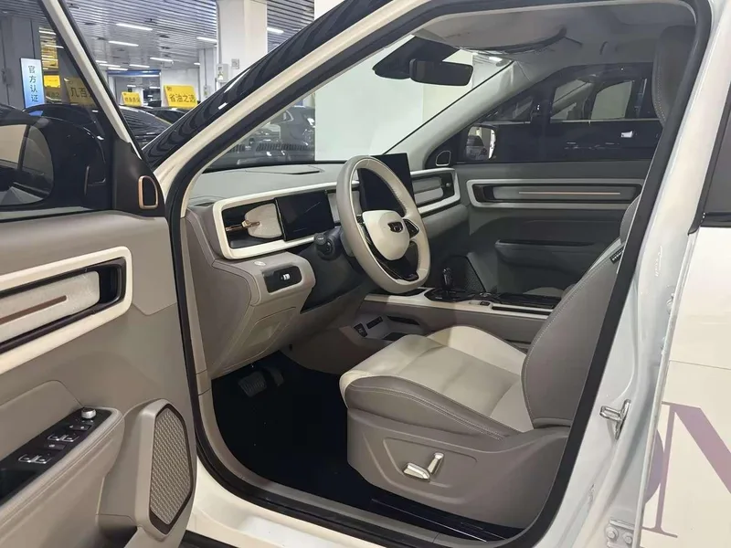 Geely ICON 2026 1.5TD Chocolate Alcohol Edition interior foto 6