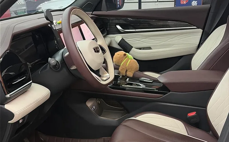 Geely Monjaro 2021 2.0TD DCT EVO Two-wheel drive noble type interior photo 12 Geely Monjaro 2021 2.0TD DCT EVO Two-wheel drive noble type interior photo 12