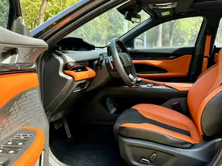 Changan UNI-V 2023 1.5T Versión deportiva interior foto 7