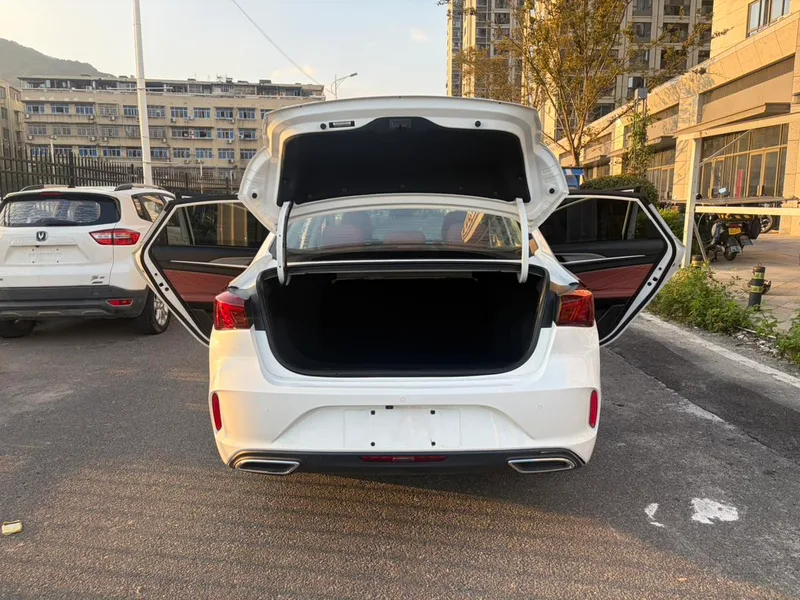 Changan Eado 2023 PLUS Enjoyment Edition Blue whale NE 1.4T GDI DCT Premium Trim exterior photo 10 Changan Eado 2023 PLUS Enjoyment Edition Blue whale NE 1.4T GDI DCT Premium Trim exterior photo 10