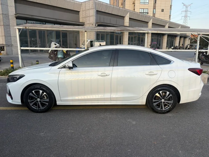 Changan Eado 2023 PLUS Enjoyment Edition Blue whale NE 1.4T GDI DCT Premium Trim interior photo 18 Changan Eado 2023 PLUS Enjoyment Edition Blue whale NE 1.4T GDI DCT Premium Trim interior photo 18
