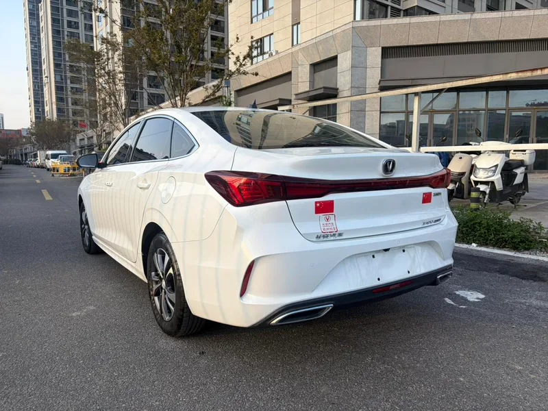 Changan Eado 2023 PLUS Enjoyment Edition Blue whale NE 1.4T GDI DCT Premium Trim interior photo 19 Changan Eado 2023 PLUS Enjoyment Edition Blue whale NE 1.4T GDI DCT Premium Trim interior photo 19