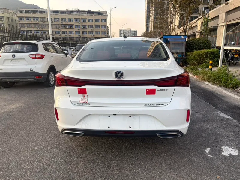 Changan Eado 2023 PLUS Enjoyment Edition Blue whale NE 1.4T GDI DCT Premium Trim interior photo 20 Changan Eado 2023 PLUS Enjoyment Edition Blue whale NE 1.4T GDI DCT Premium Trim interior photo 20