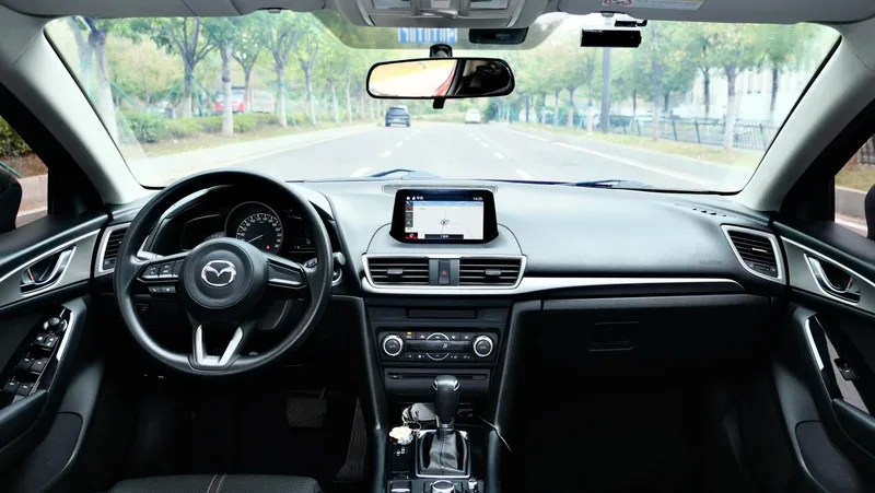Mazda Mazda3 Axela 2017 Three-box 1.5L Automatic Luxury Model China V interior photo 6 Mazda Mazda3 Axela 2017 Three-box 1.5L Automatic Luxury Model China V interior photo 6