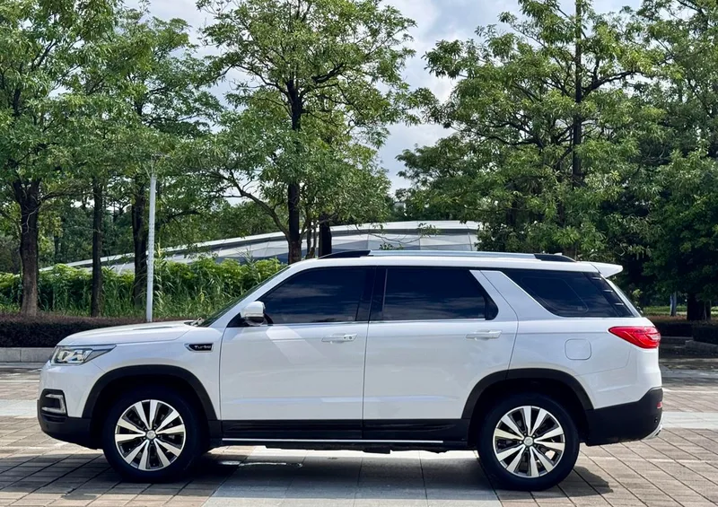 Changan CS95 2017 2.0T Versión Zhituo con tracción en dos ruedas exterior foto 4 Changan CS95 2017 2.0T Versión Zhituo con tracción en dos ruedas exterior foto 4