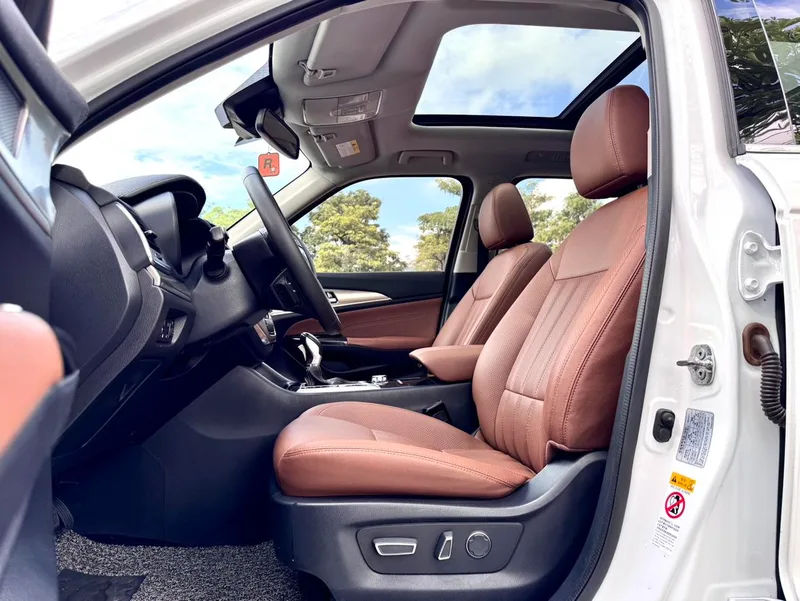 Changan CS95 2017 2.0T Versión Zhituo con tracción en dos ruedas exterior foto 5 Changan CS95 2017 2.0T Versión Zhituo con tracción en dos ruedas exterior foto 5