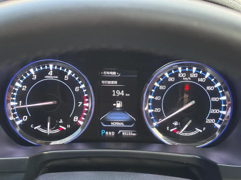Changan CS95 2017 2.0T Versión Zhituo con tracción en dos ruedas interior foto 15 Changan CS95 2017 2.0T Versión Zhituo con tracción en dos ruedas interior foto 15