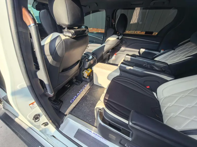 Toyota Granvia 2024 Motor doble híbrido eléctrico inteligente 2.5L Versión de lujo de tracción en dos ruedas interior foto 9 Toyota Granvia 2024 Motor doble híbrido eléctrico inteligente 2.5L Versión de lujo de tracción en dos ruedas interior foto 9