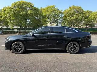 Geely Emgrand 2026 5th Gen 1.5T DCT Flagship exterior photo 2