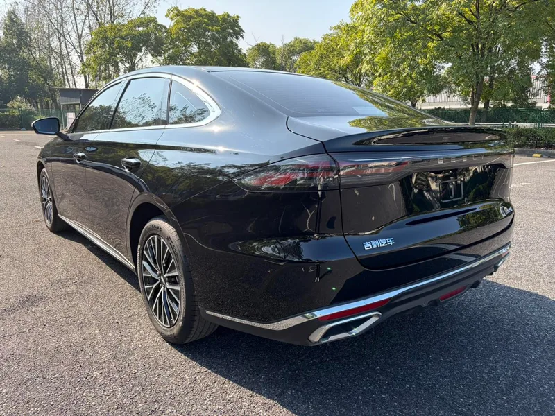 Geely Emgrand 2026 5th Gen 1.5T DCT Flagship exterior photo 3
