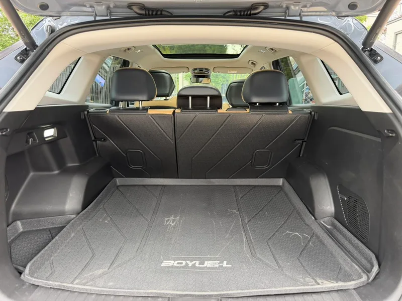 Geely Boyue L 2023 2.0TD DCT Premium Trim interior photo 11 Geely Boyue L 2023 2.0TD DCT Premium Trim interior photo 11