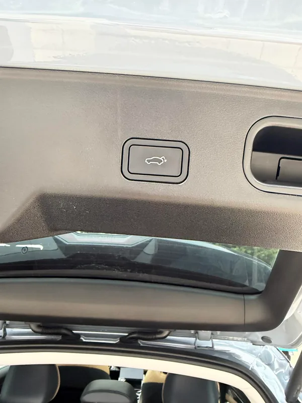 Geely Boyue L 2023 2.0TD DCT Premium Trim interior photo 12 Geely Boyue L 2023 2.0TD DCT Premium Trim interior photo 12