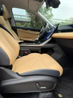 Geely Boyue L 2023 2.0TD DCT Premium Trim interior photo 14 Geely Boyue L 2023 2.0TD DCT Premium Trim interior photo 14