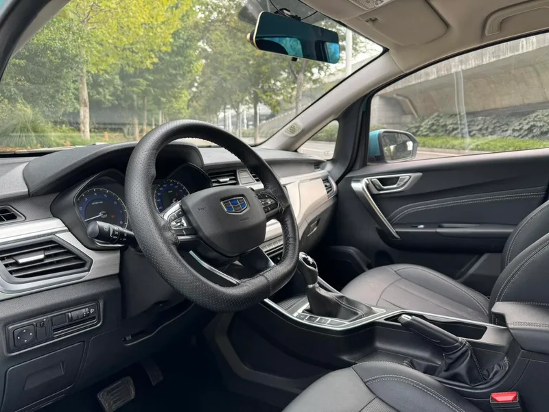 Geely Vision X3 2020 1.5L CVT De élite exterior foto 6 Geely Vision X3 2020 1.5L CVT De élite exterior foto 6