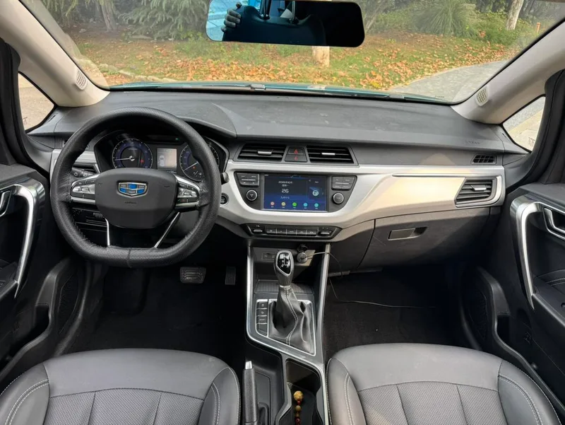 Geely Vision X3 2020 1.5L CVT De élite interior foto 8 Geely Vision X3 2020 1.5L CVT De élite interior foto 8
