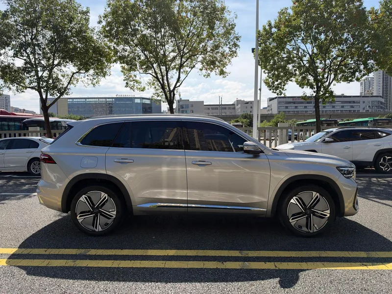 Geely Monjaro 2026 i-HEV Hybrid Zhiqing 1.5T Edición Star Han exterior foto 4 Geely Monjaro 2026 i-HEV Hybrid Zhiqing 1.5T Edición Star Han exterior foto 4