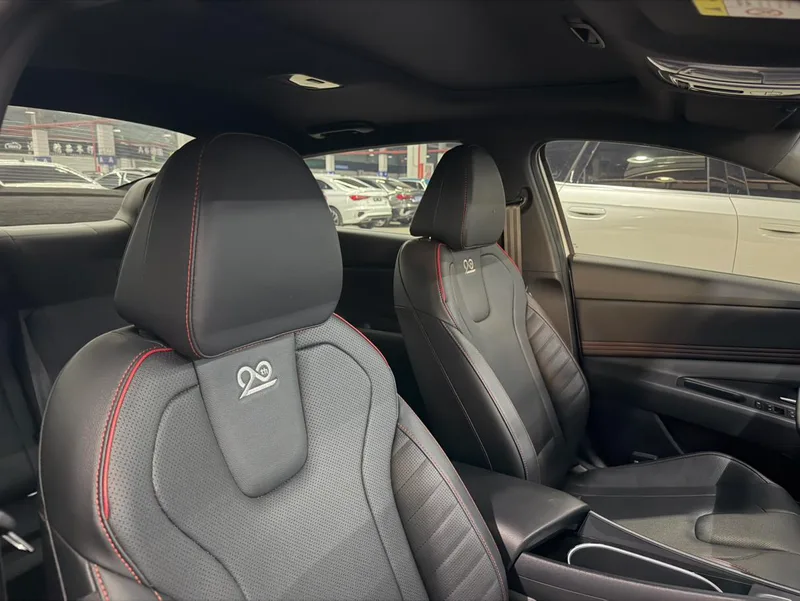 Hyundai Elantra 2022 1.5L CVT 20th SE 20 Anniversary Edition interior photo 14 Hyundai Elantra 2022 1.5L CVT 20th SE 20 Anniversary Edition interior photo 14