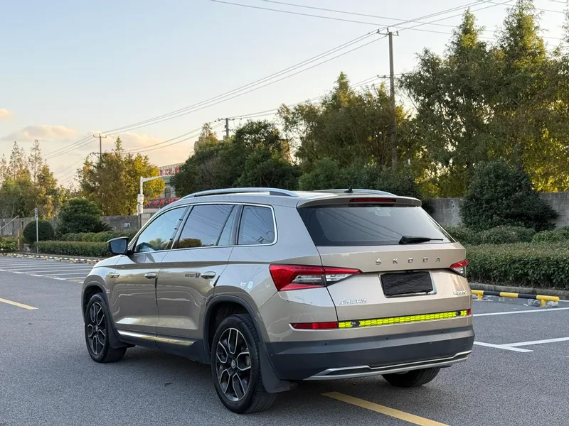 Skoda Kodiaq 2018 TSI380 7 Versión insignia de tracción en las cuatro ruedas exterior foto 5 Skoda Kodiaq 2018 TSI380 7 Versión insignia de tracción en las cuatro ruedas exterior foto 5