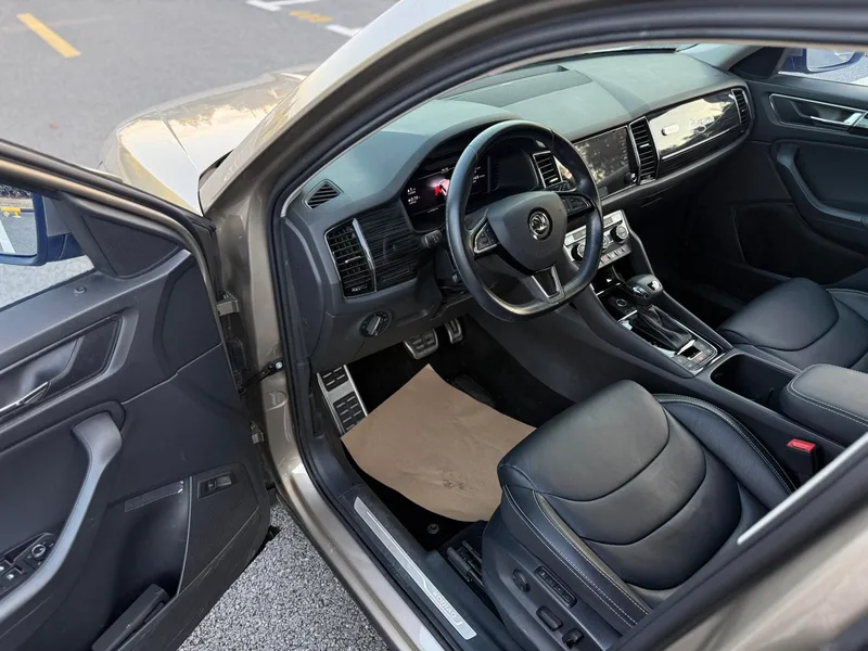 Skoda Kodiaq 2018 TSI380 7 Versión insignia de tracción en las cuatro ruedas exterior foto 8 Skoda Kodiaq 2018 TSI380 7 Versión insignia de tracción en las cuatro ruedas exterior foto 8
