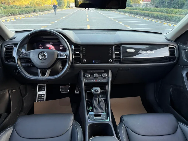 Skoda Kodiaq 2018 TSI380 7 Versión insignia de tracción en las cuatro ruedas interior foto 18 Skoda Kodiaq 2018 TSI380 7 Versión insignia de tracción en las cuatro ruedas interior foto 18