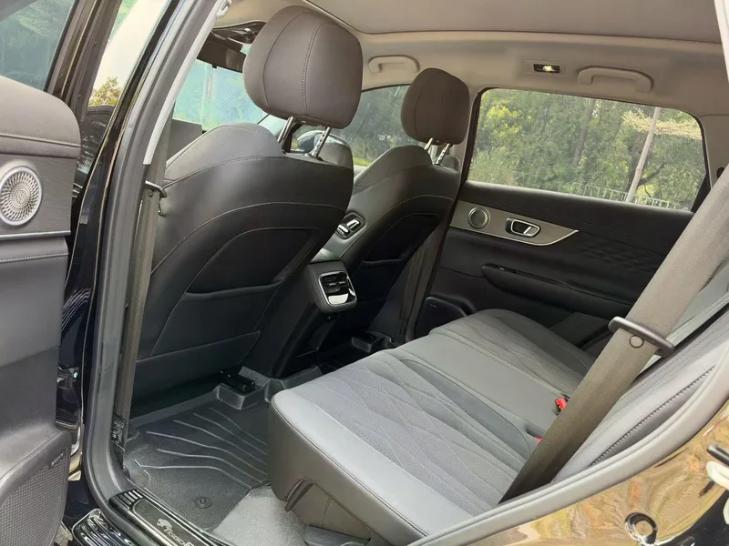 Chery Tiggo 8 PLUS 2025 Kunpeng 290TGDI DCT Luxury type interior photo 8 Chery Tiggo 8 PLUS 2025 Kunpeng 290TGDI DCT Luxury type interior photo 8