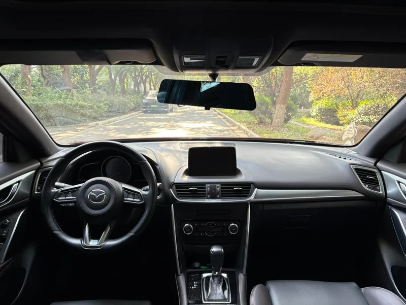 Mazda CX-4 2018 2.5L Automatic four-wheel drive blue sky sports version Country VI exterior photo 6 Mazda CX-4 2018 2.5L Automatic four-wheel drive blue sky sports version Country VI exterior photo 6