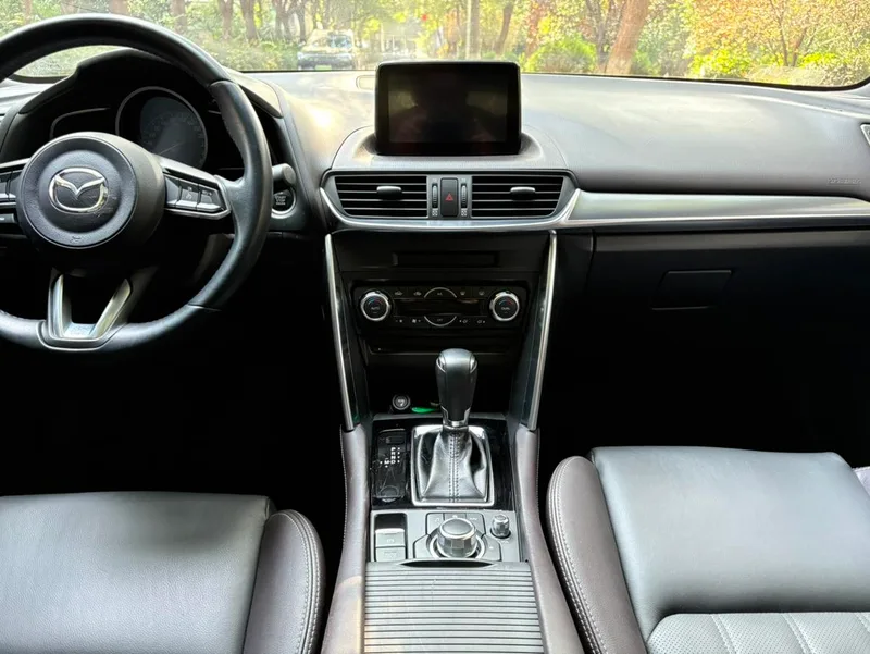 Mazda CX-4 2018 2.5L Automatic four-wheel drive blue sky sports version Country VI interior photo 7 Mazda CX-4 2018 2.5L Automatic four-wheel drive blue sky sports version Country VI interior photo 7