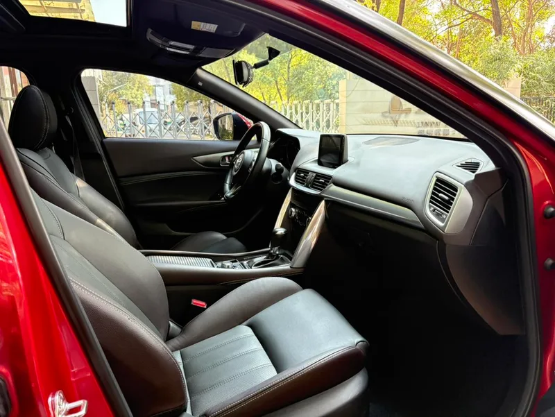 Mazda CX-4 2018 2.5L Automatic four-wheel drive blue sky sports version Country VI interior photo 10 Mazda CX-4 2018 2.5L Automatic four-wheel drive blue sky sports version Country VI interior photo 10