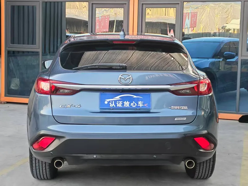 Mazda CX-4 2018 2.0L Automatic two-wheel drive blue sky grade version interior photo 8 Mazda CX-4 2018 2.0L Automatic two-wheel drive blue sky grade version interior photo 8