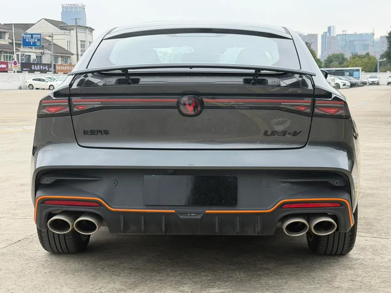 Changan UNI-V 2025 Third generation 2.0T Jin Qing type exterior photo 5 Changan UNI-V 2025 Third generation 2.0T Jin Qing type exterior photo 5