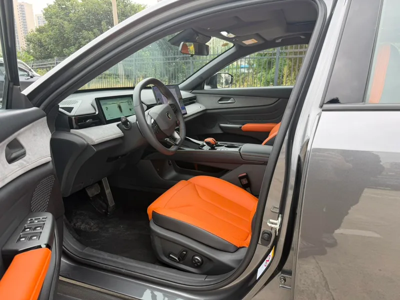 Changan UNI-V 2025 Third generation 2.0T Jin Qing type interior photo 9 Changan UNI-V 2025 Third generation 2.0T Jin Qing type interior photo 9