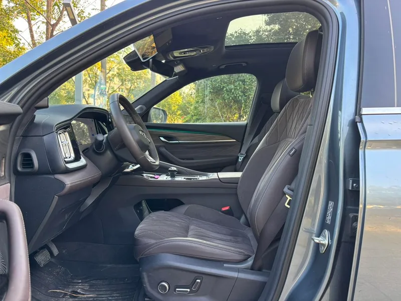 Geely Monjaro 2026 2.0TD High-power automatic four-wheel drive oriental obsidian full moon version interior photo 7