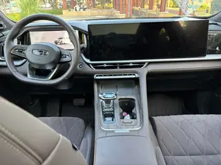 Geely Monjaro 2026 2.0TD High-power automatic four-wheel drive oriental obsidian full moon version interior photo 8