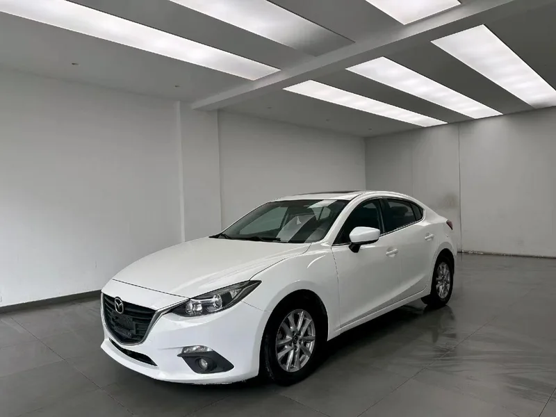 Mazda Mazda3 Axela 2016 Tres volúmenes 1.5L Automático de lujo exterior foto 1 Mazda Mazda3 Axela 2016 Tres volúmenes 1.5L Automático de lujo exterior foto 1