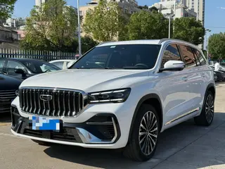 Geely Monjaro 2026 2.0TD Высокая работа автоматически с двумя приводами